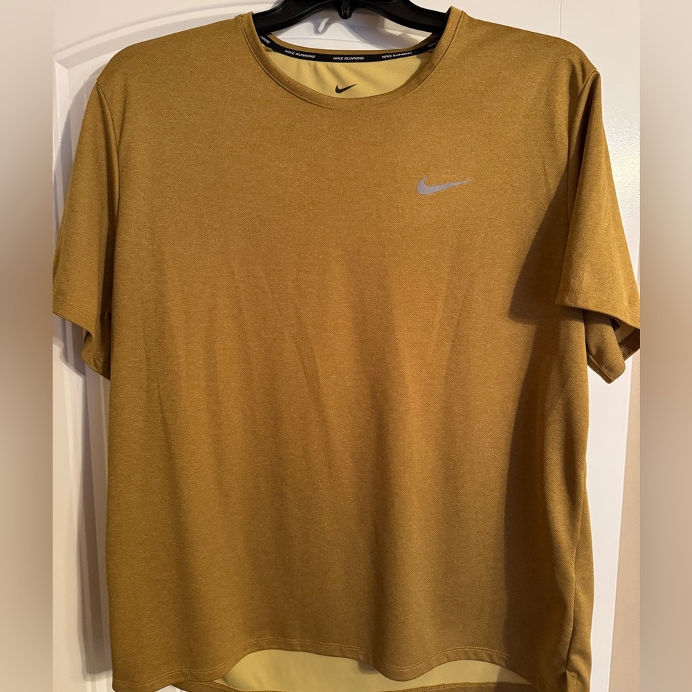 Nike men’s dri-fit t-shirt.
